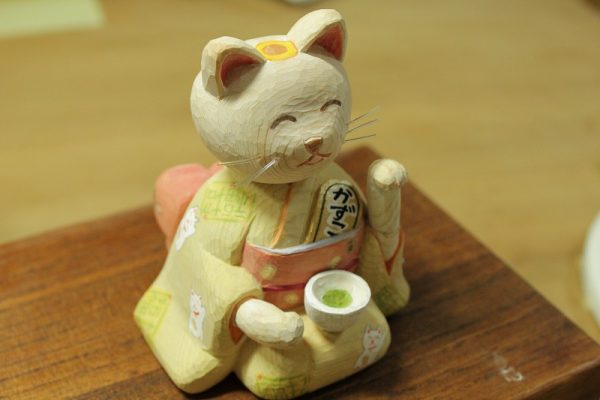 須飼さん作、お茶の先生の招き猫。サムネイル
