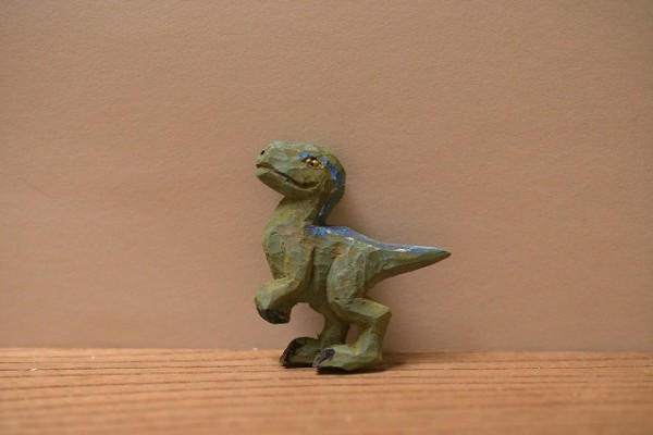 森川さん作、恐竜のブローチサムネイル